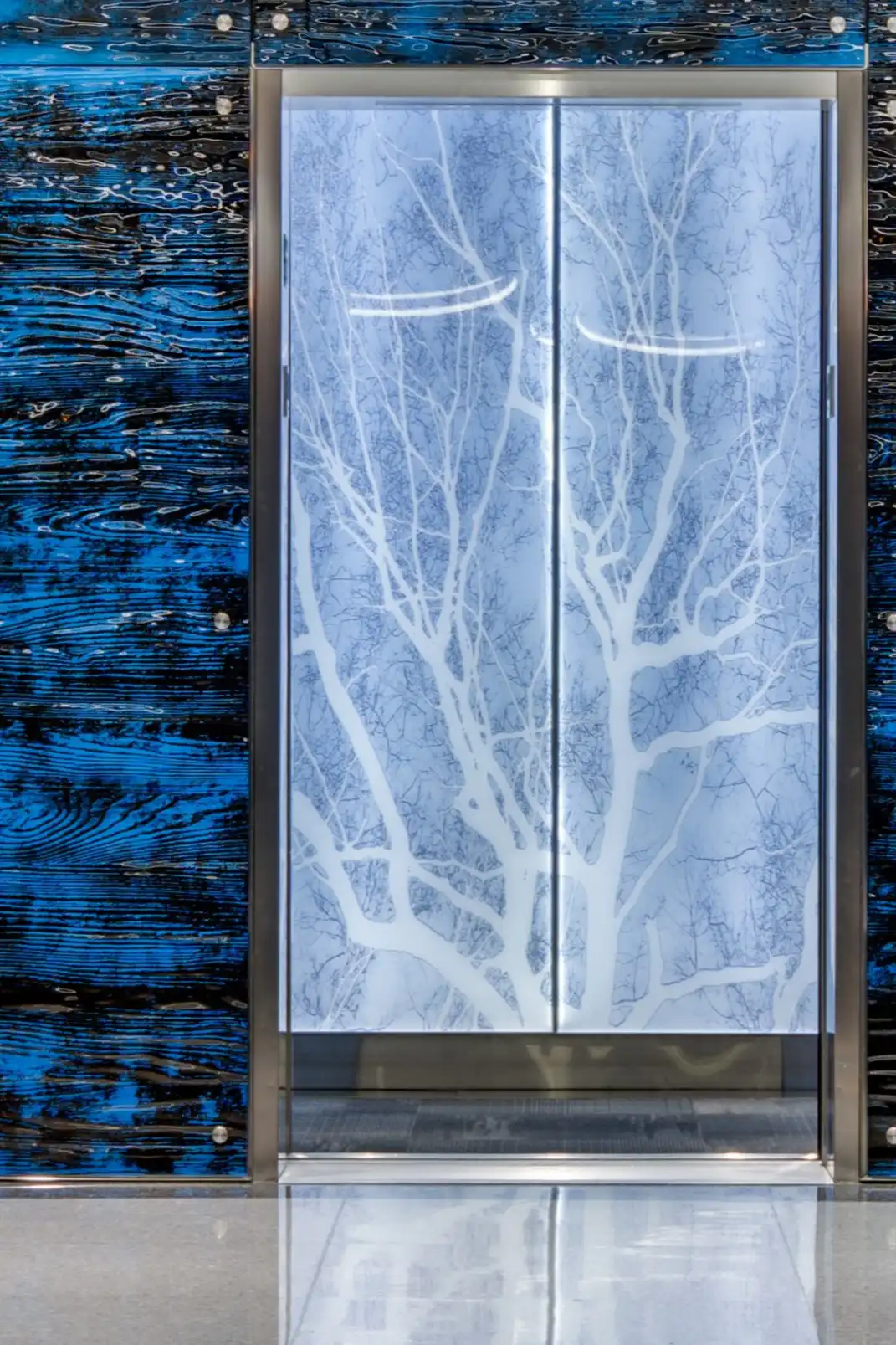 truelight-backlit-glass-winter-tree-image-7-d-m