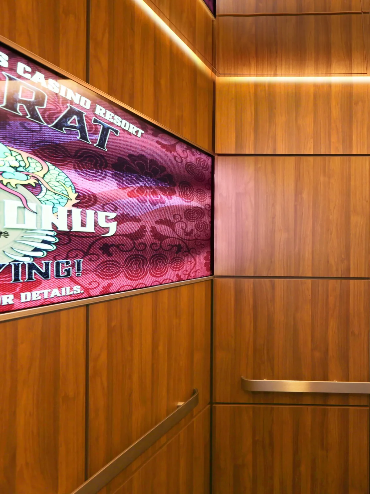 portland-series-elevator-interior-samsung-displays-7