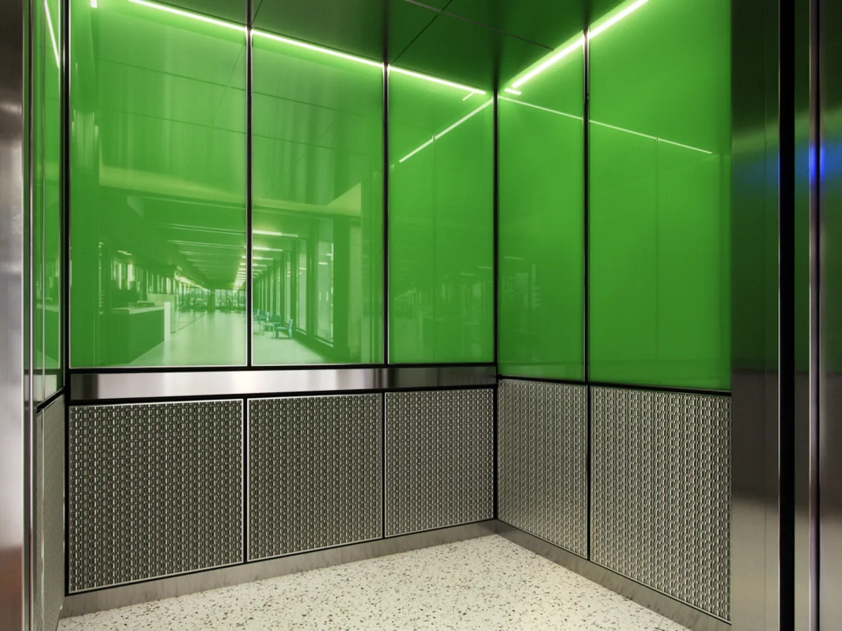 berlin-series-luxury-elevator-interior-green-backpainted-glass-5-1-d-m
