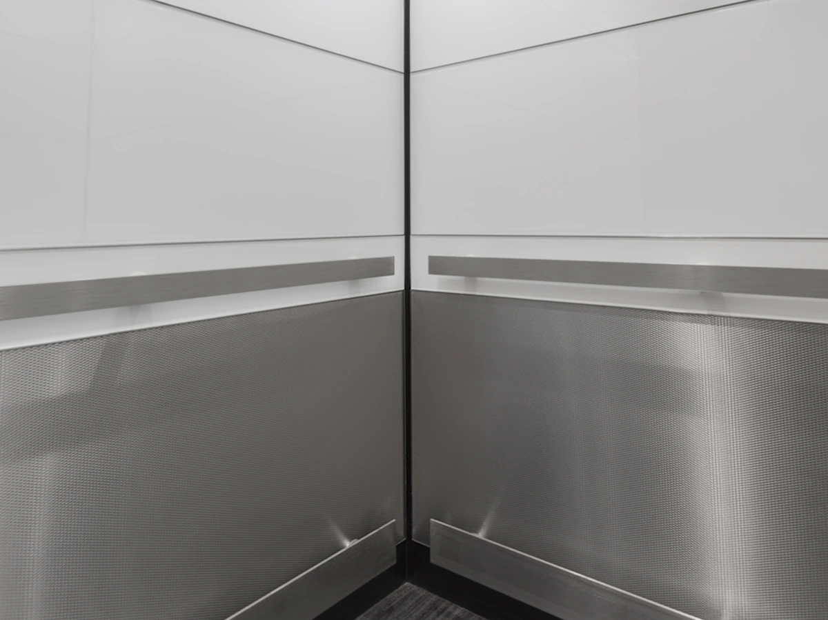 boston-series-elevator-interior-backpainted-white-glass-textured-stainless-14-d-m